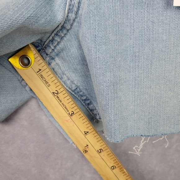 Calvin Klein Cut Off High‎ Waist Jean light wash  Shorts Women's Size 10 Cotton - Picture 9 of 13